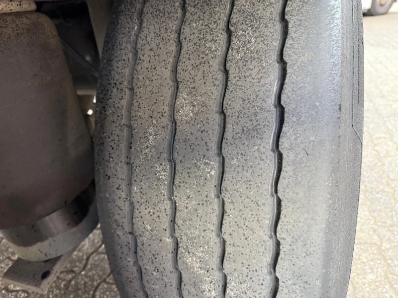 Isotérmico semirremolque Schmitz Cargobull SKO 24 5x Meatrails Rohrbahnen Fleisch Hooks Carrier Vector 1950MT: foto 18 Isotérmico semirremolque Schmitz Cargobull SKO 24 5x Meatrails Rohrbahnen Fleisch Hooks Carrier Vector 1950MT: foto 18