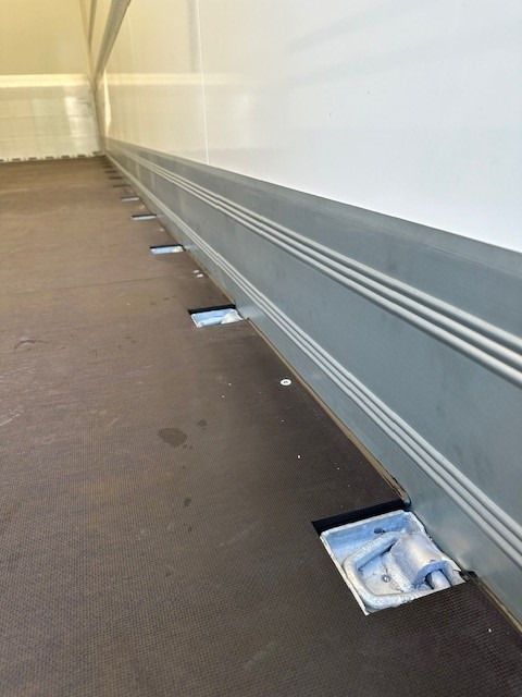 Caja cerrada BDF-System, 7.450 mm lang, Durchladesystem mit Überfahrblech, Portal Doppelflügeltür,: foto 6 Caja cerrada BDF-System, 7.450 mm lang, Durchladesystem mit Überfahrblech, Portal Doppelflügeltür,: foto 6