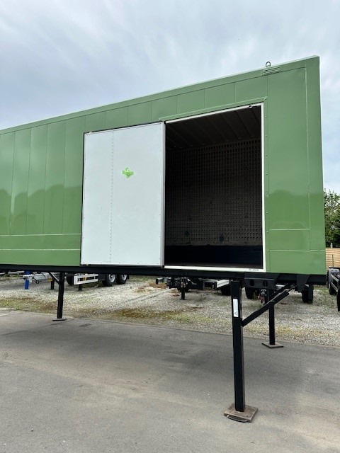 Krone BDF-System, 7.450 mm lang, LACK NEU! - Caja cerrada: foto 2 Krone BDF-System, 7.450 mm lang, LACK NEU! - Caja cerrada: foto 2