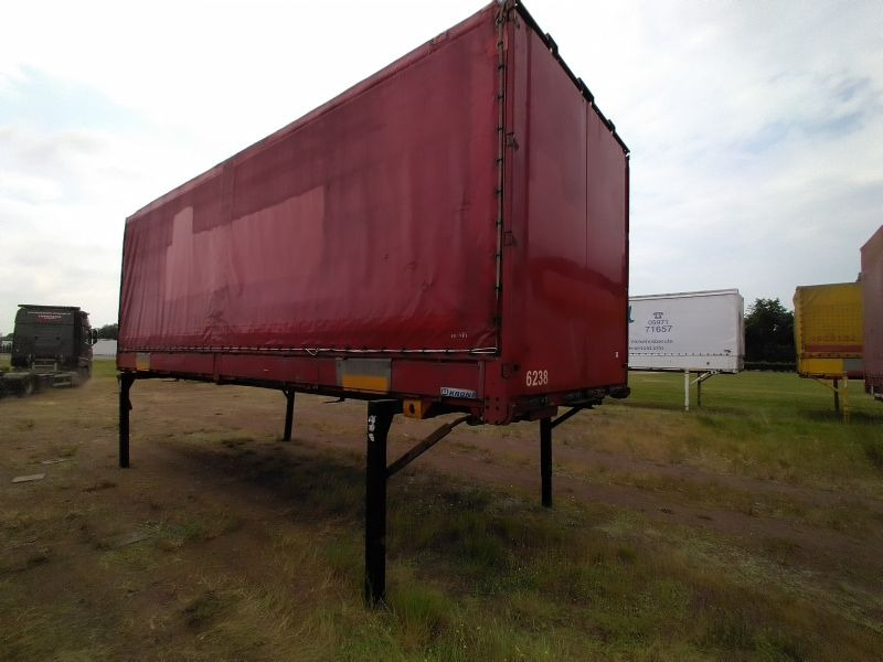 Krone Wechselpritsche mit Bordwänden und Plane, BDF-System, 7.450 mm lang. - Toldo carrocería: foto 4 Krone Wechselpritsche mit Bordwänden und Plane, BDF-System, 7.450 mm lang. - Toldo carrocería: foto 4