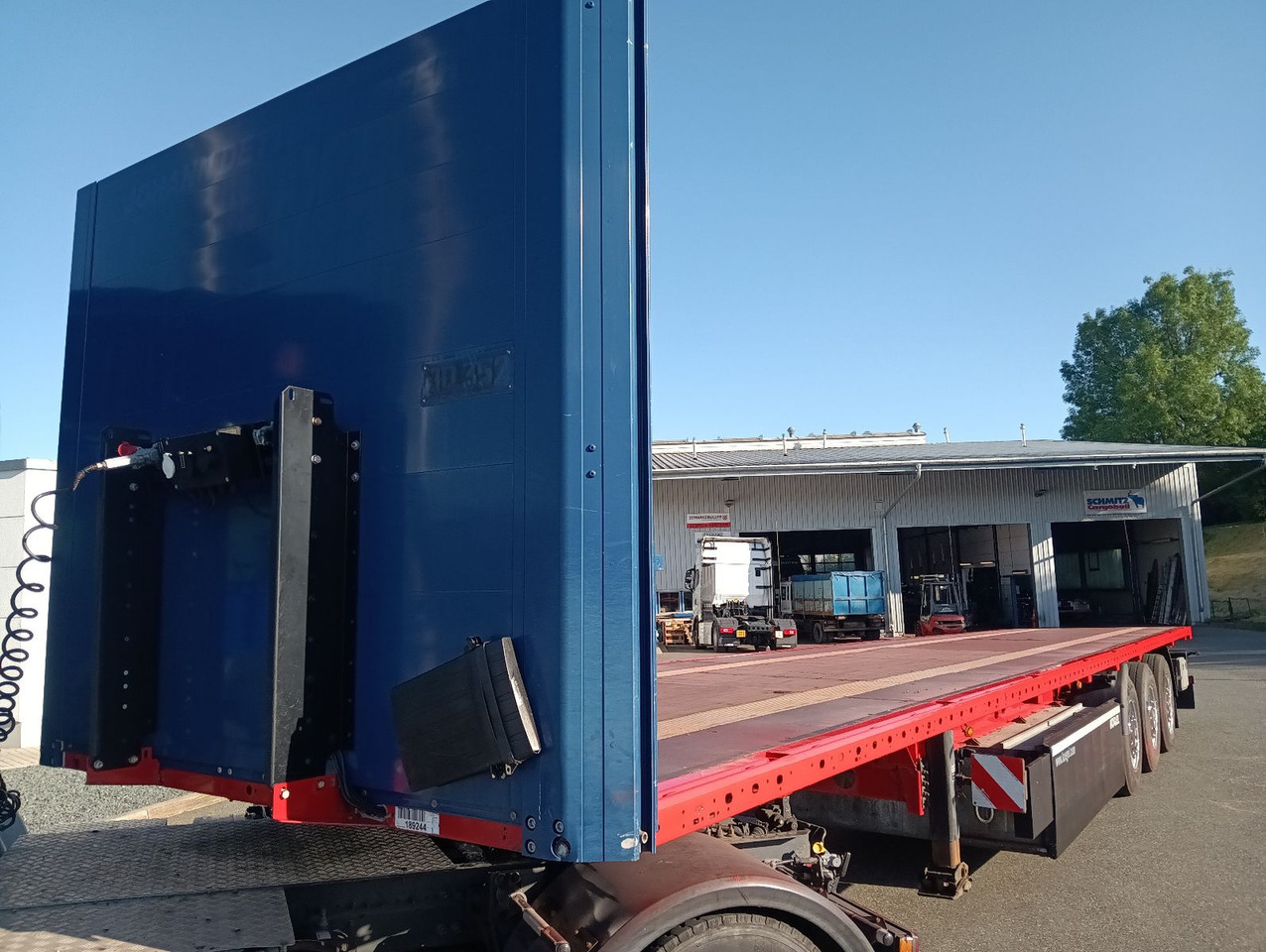 Kögel SN24 Plateau 7xRungen,Palettenkasten, Überbreite - Semirremolque plataforma/ Caja abierta: foto 4 Kögel SN24 Plateau 7xRungen,Palettenkasten, Überbreite - Semirremolque plataforma/ Caja abierta: foto 4