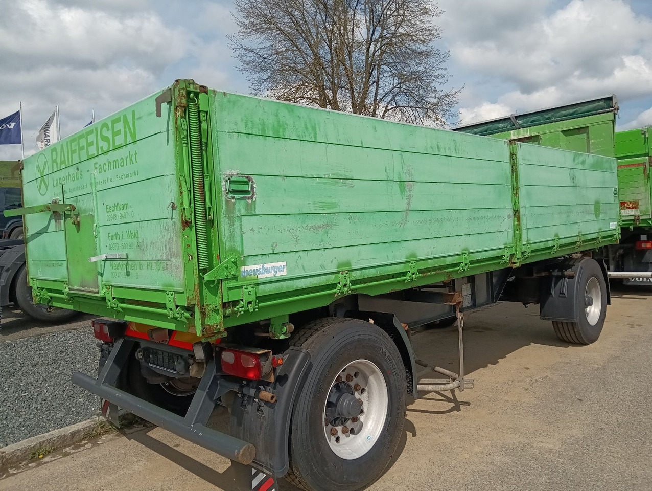 Meusburger 2-A 3-Seitenkipper 16m3 Getreide Alufelgen 4,6t - Volquete remolque: foto 4 Meusburger 2-A 3-Seitenkipper 16m3 Getreide Alufelgen 4,6t - Volquete remolque: foto 4