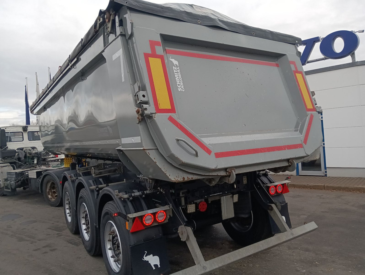 Schmitz Cargobull SKI24-7.2 SR HARDOX 27,5m3 FullOption 6348kg TÜV - Volquete semirremolque: foto 2 Schmitz Cargobull SKI24-7.2 SR HARDOX 27,5m3 FullOption 6348kg TÜV - Volquete semirremolque: foto 2