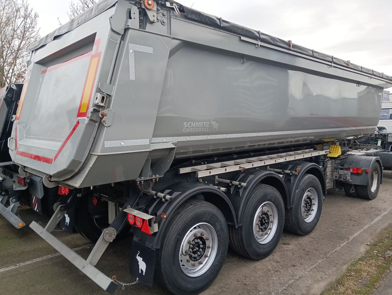 Schmitz Cargobull SKI24-7.2 SR HARDOX 27,5m3 FullOption 6348kg TÜV - Volquete semirremolque: foto 5 Schmitz Cargobull SKI24-7.2 SR HARDOX 27,5m3 FullOption 6348kg TÜV - Volquete semirremolque: foto 5