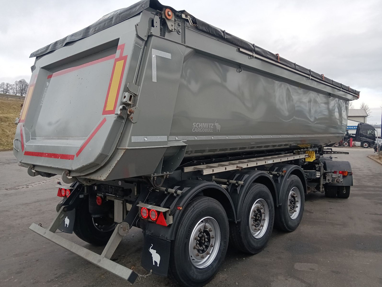 Schmitz Cargobull SKI24-7.2 SR HARDOX 27,5m3 FullOption 6348kg TÜV - Volquete semirremolque: foto 3 Schmitz Cargobull SKI24-7.2 SR HARDOX 27,5m3 FullOption 6348kg TÜV - Volquete semirremolque: foto 3