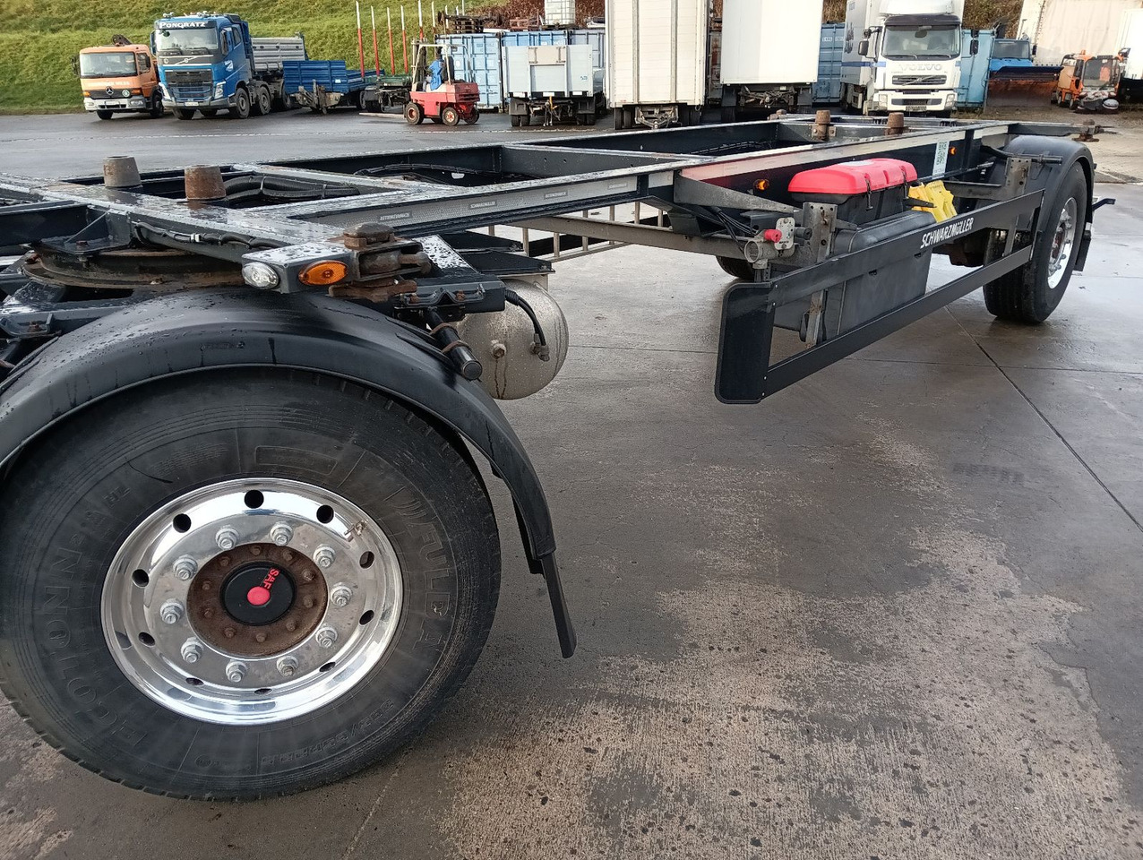 Schwarzmüller 2-A BDF 1,22/1,32 ALCOA Alufelgen ADR 120tkm TÜV Schwarzmüller 2-A BDF 1,22/1,32 ALCOA Alufelgen ADR 120tkm TÜV - Portacontenedore/ Intercambiable remolque: foto 4 Schwarzmüller 2-A BDF 1,22/1,32 ALCOA Alufelgen ADR 120tkm TÜV Schwarzmüller 2-A BDF 1,22/1,32 ALCOA Alufelgen ADR 120tkm TÜV - Portacontenedore/ Intercambiable remolque: foto 4