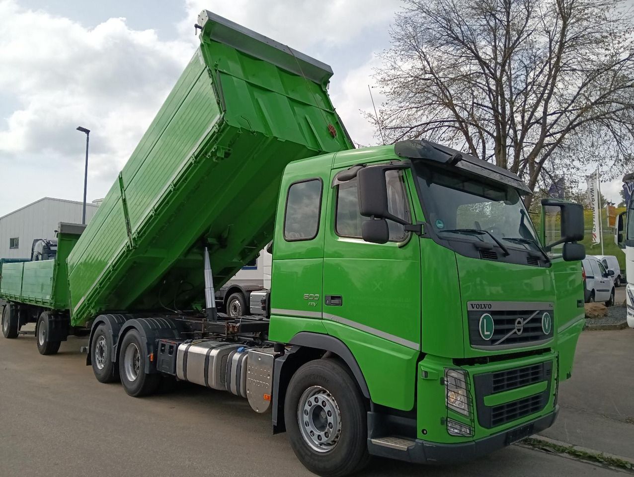 Volvo FH 500 6x2R 22m3 SCHWARZMÜLLER 3-S-GETREIDEKIPPE - Volquete camión: foto 1 Volvo FH 500 6x2R 22m3 SCHWARZMÜLLER 3-S-GETREIDEKIPPE - Volquete camión: foto 1
