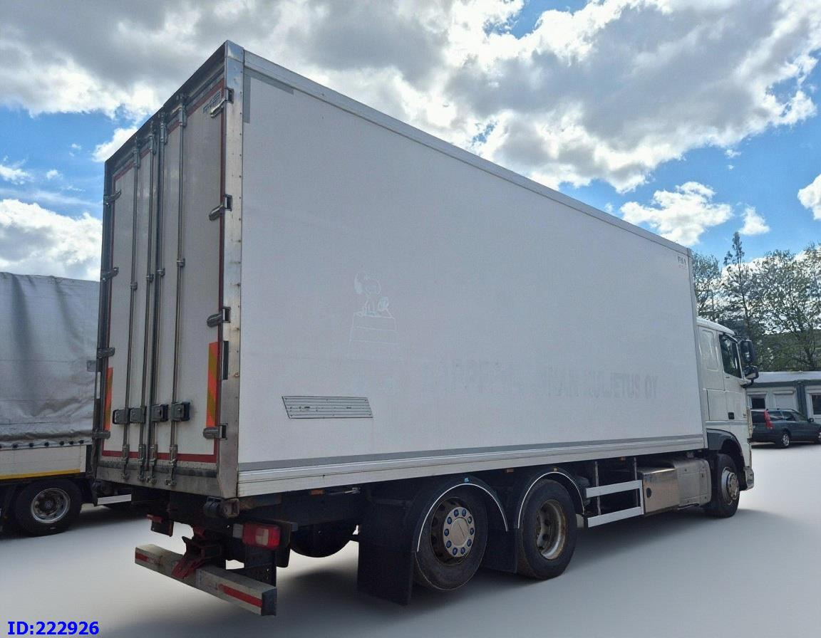 DAF XF 106 440 FAR 6x2 Euro6 - Isotérmico camión: foto 5 DAF XF 106 440 FAR 6x2 Euro6 - Isotérmico camión: foto 5