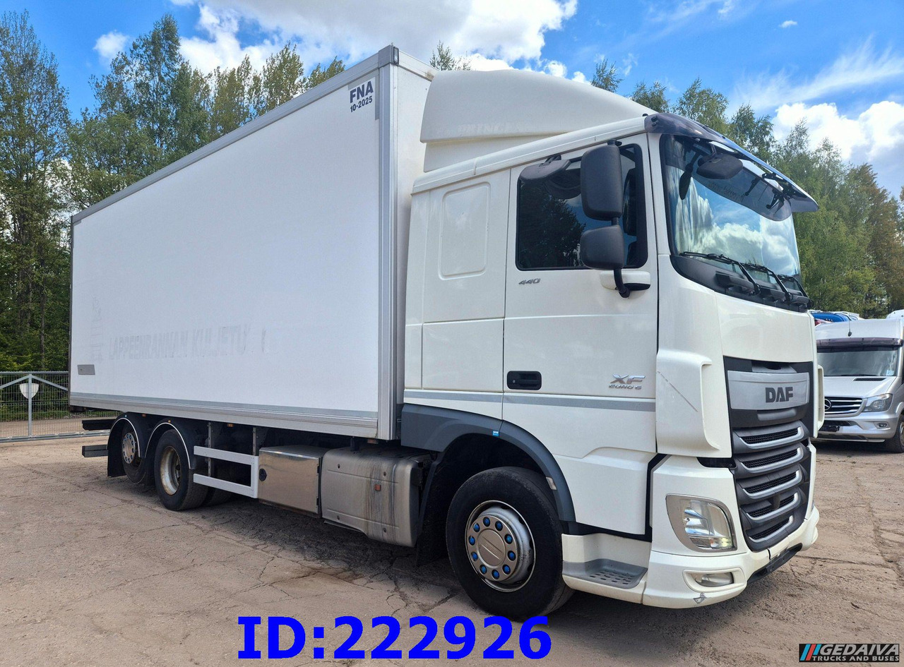 DAF XF 106 440 FAR 6x2 Euro6 - Isotérmico camión: foto 1 DAF XF 106 440 FAR 6x2 Euro6 - Isotérmico camión: foto 1