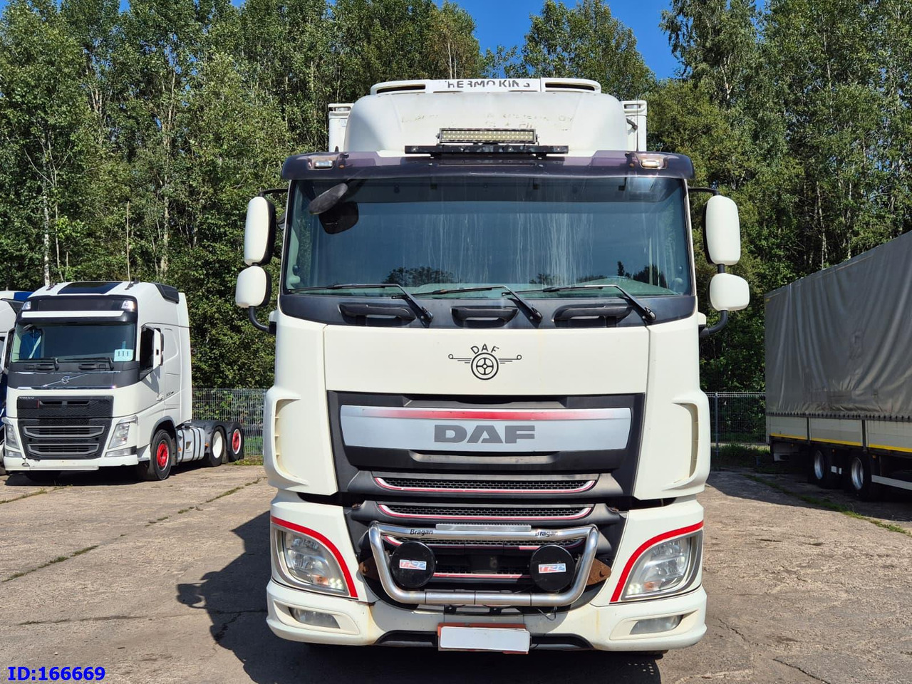 DAF XF 106.460 FAR 6X2 Euro6 - Frigorífico camión: foto 2 DAF XF 106.460 FAR 6X2 Euro6 - Frigorífico camión: foto 2