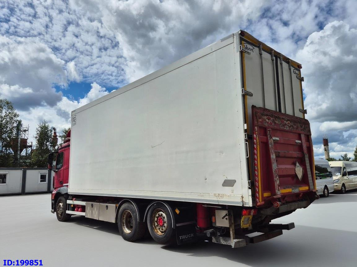 MERCEDES-BENZ Actros 2551 6x2 Euro5 - Camión caja cerrada: foto 4 MERCEDES-BENZ Actros 2551 6x2 Euro5 - Camión caja cerrada: foto 4