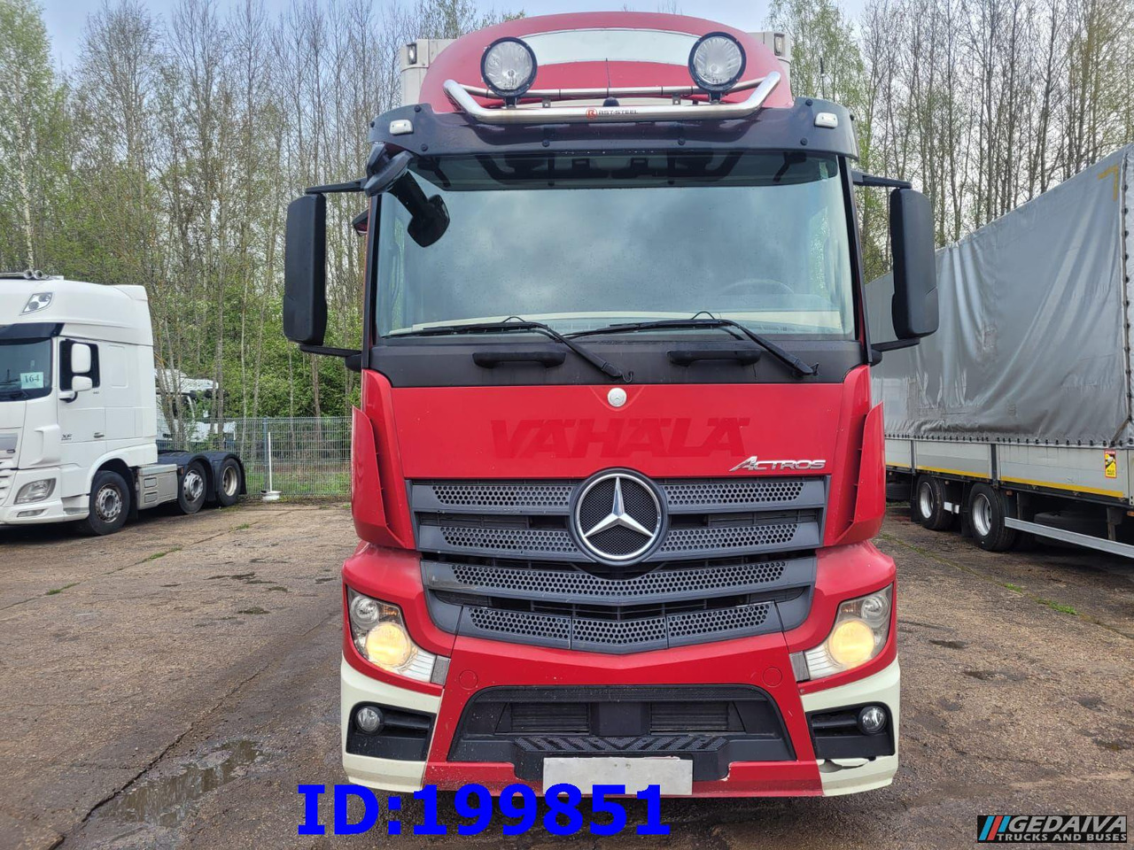 MERCEDES-BENZ Actros 2551 6x2 Euro5 - Camión caja cerrada: foto 2 MERCEDES-BENZ Actros 2551 6x2 Euro5 - Camión caja cerrada: foto 2