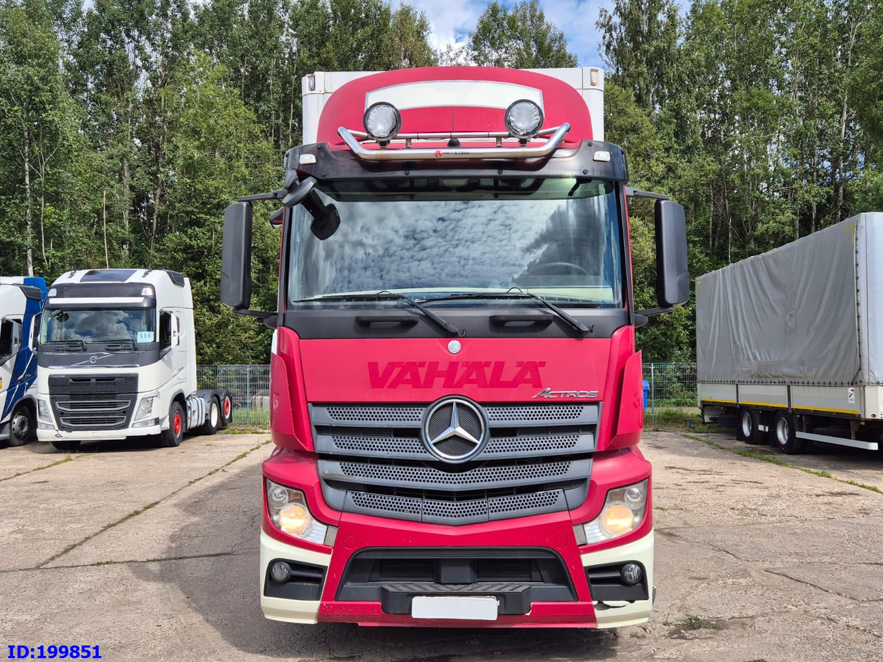 MERCEDES-BENZ Actros 2551 6x2 Euro5 - Camión caja cerrada: foto 2 MERCEDES-BENZ Actros 2551 6x2 Euro5 - Camión caja cerrada: foto 2