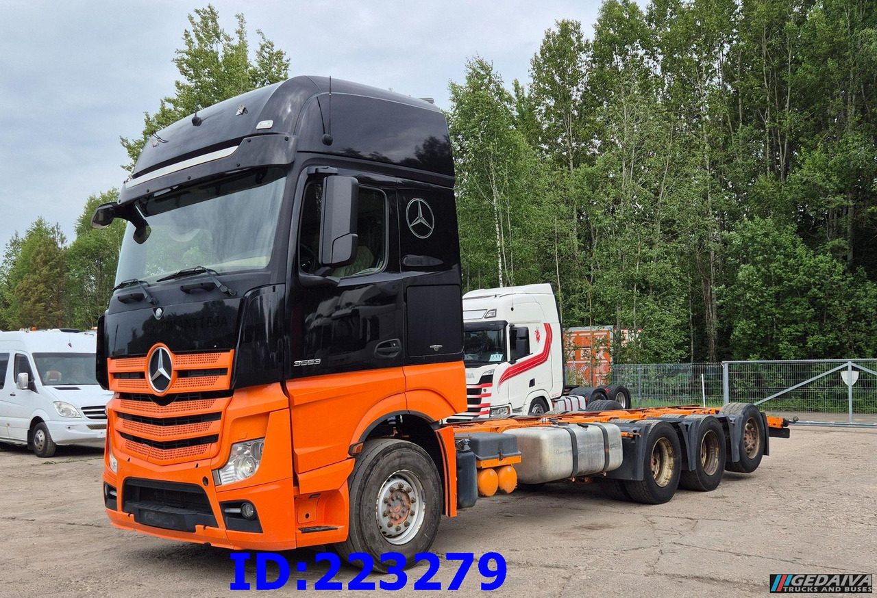 MERCEDES-BENZ Actros 3563 8×4 ( Steering axle) - Chasis camión: foto 1 MERCEDES-BENZ Actros 3563 8×4 ( Steering axle) - Chasis camión: foto 1