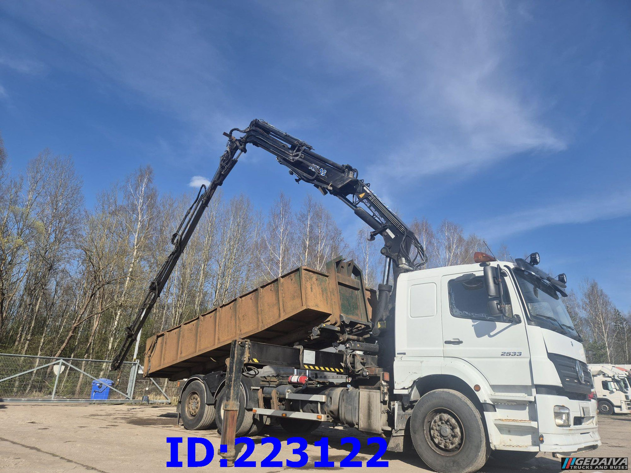 MERCEDES-BENZ Axor 2533 6x2 + Atlas 332.3E Crane - Volquete camión: foto 4 MERCEDES-BENZ Axor 2533 6x2 + Atlas 332.3E Crane - Volquete camión: foto 4