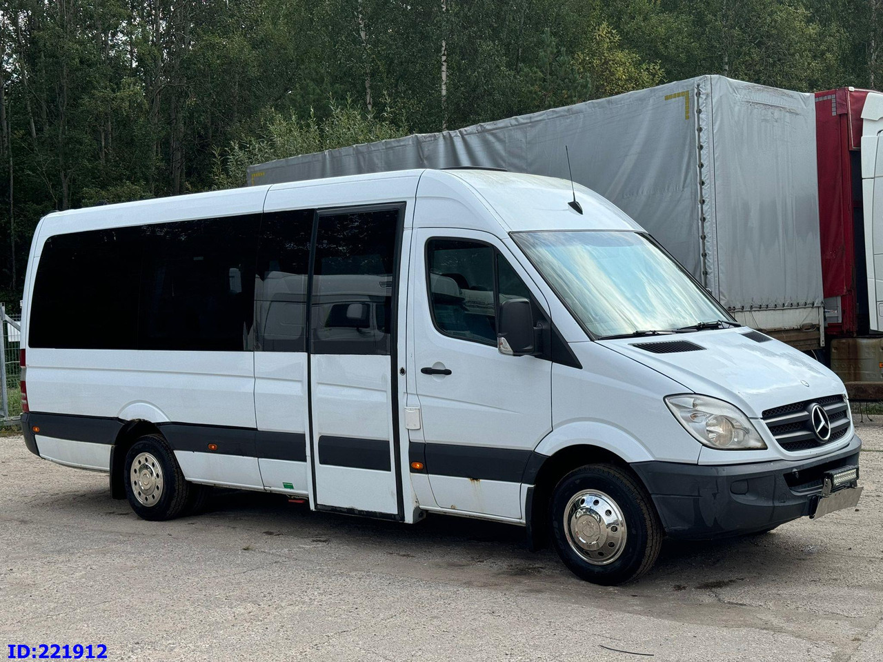 MERCEDES-BENZ Sprinter 518 VIP 17-Place - Autocar: foto 4 MERCEDES-BENZ Sprinter 518 VIP 17-Place - Autocar: foto 4
