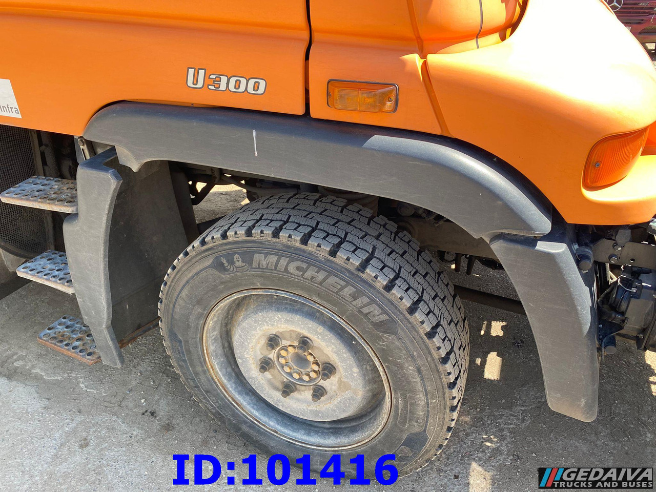 Máquina quitanieve MERCEDES-BENZ Unimog U300 4X4: foto 9