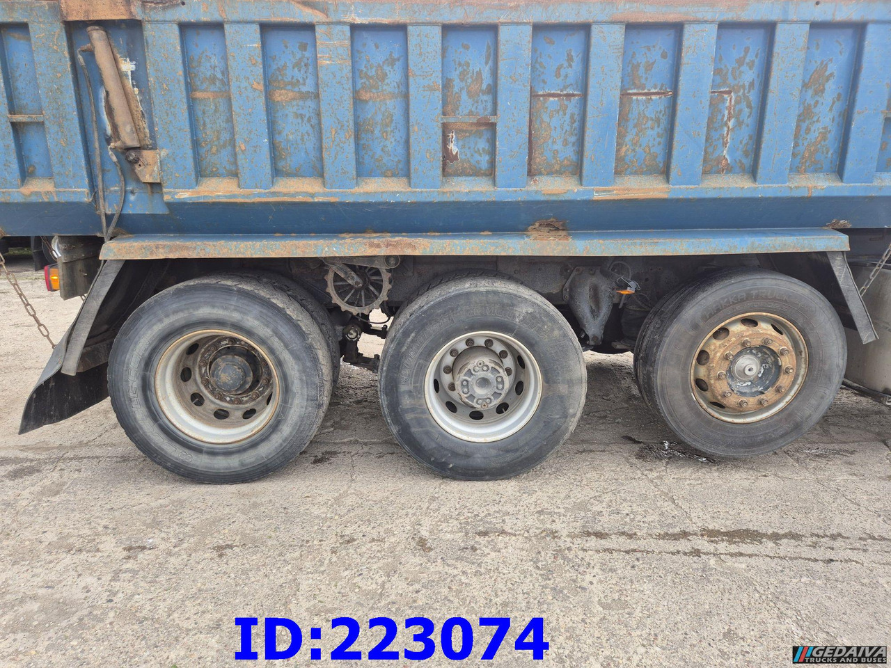 SCANIA 124 8x2 - Manual - Full steel - Volquete camión: foto 5 SCANIA 124 8x2 - Manual - Full steel - Volquete camión: foto 5