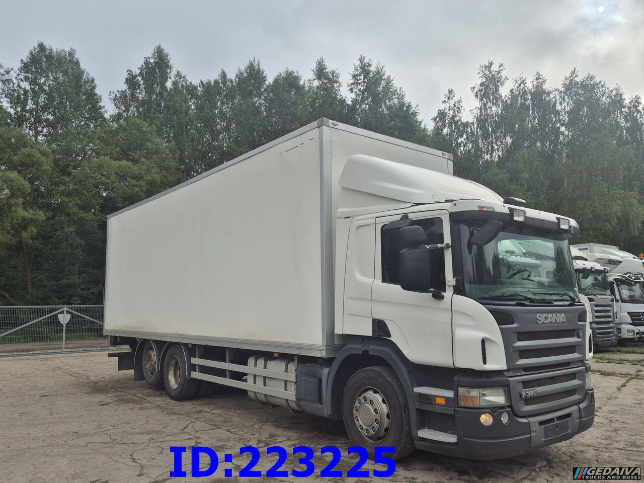 SCANIA P380 6x2 Open side box - Camión caja cerrada: foto 4 SCANIA P380 6x2 Open side box - Camión caja cerrada: foto 4