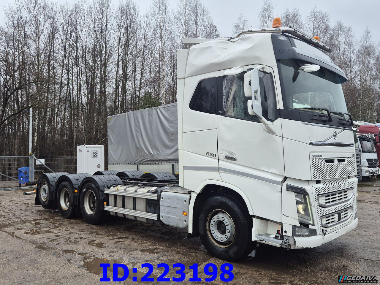VOLVO FH16 650HP 8X4 (Steering axle) - Chasis camión: foto 4 VOLVO FH16 650HP 8X4 (Steering axle) - Chasis camión: foto 4