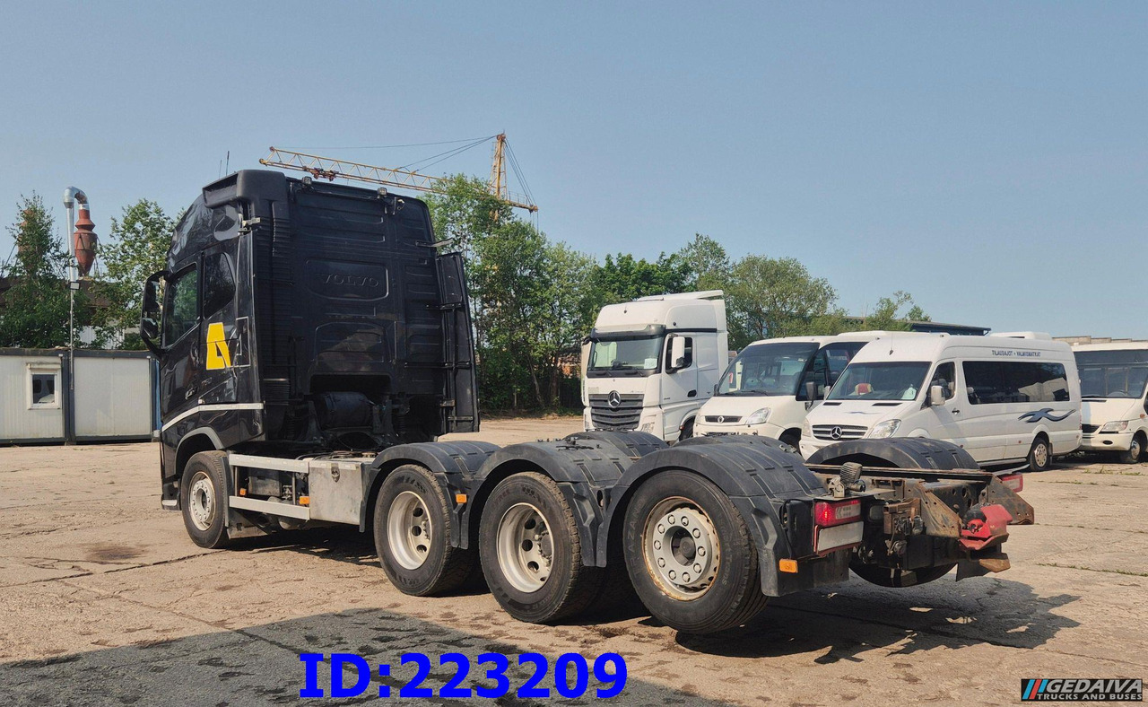 VOLVO FH16 750HP 8x4 Steering axle - Chasis camión: foto 5 VOLVO FH16 750HP 8x4 Steering axle - Chasis camión: foto 5