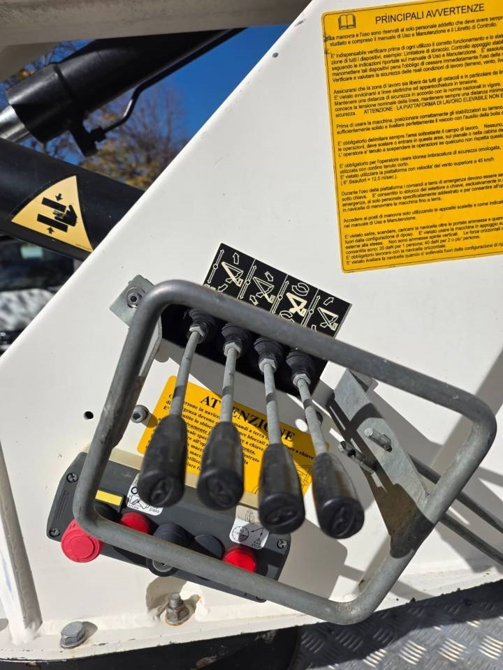 GSR E219PX E4 - Camión con plataforma elevadora: foto 4 GSR E219PX E4 - Camión con plataforma elevadora: foto 4