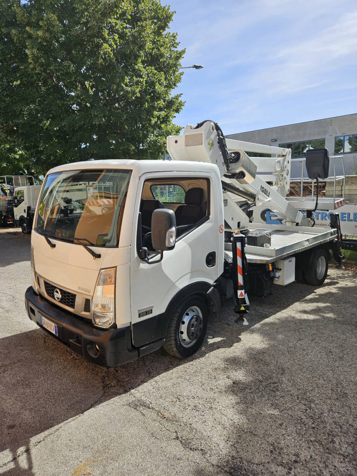 ISOLI PNT 205 - Camión con plataforma elevadora: foto 2 ISOLI PNT 205 - Camión con plataforma elevadora: foto 2