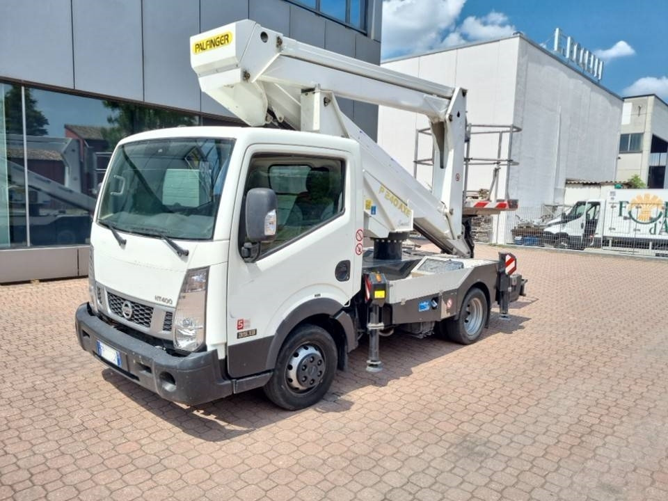 Camión con plataforma elevadora Palfinger P 240 AXE: foto 7 Camión con plataforma elevadora Palfinger P 240 AXE: foto 7