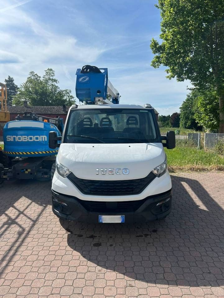 Socage 20D - Camión con plataforma elevadora: foto 2 Socage 20D - Camión con plataforma elevadora: foto 2