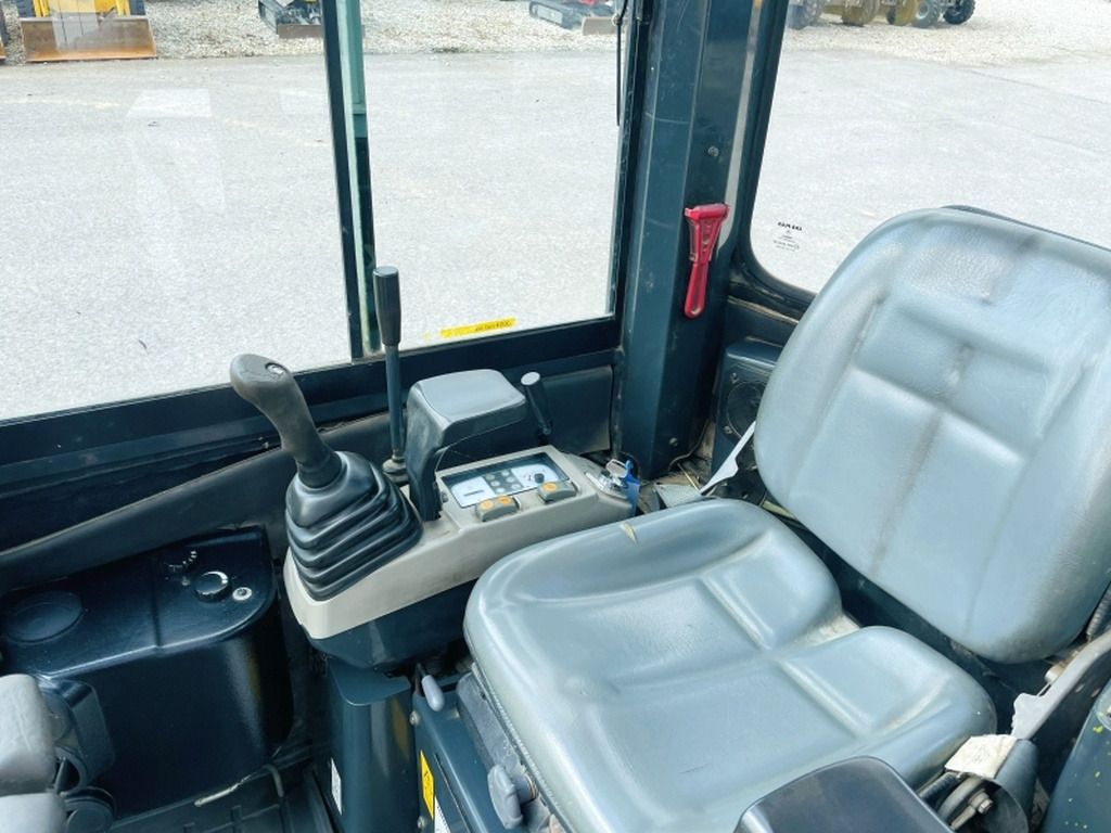 Komatsu PC 16R-3HS (4114) - Miniexcavadora: foto 5 Komatsu PC 16R-3HS (4114) - Miniexcavadora: foto 5