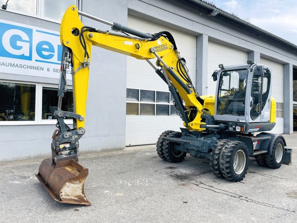 Neuson EW100 (4103) - Excavadora de ruedas: foto 4 Neuson EW100 (4103) - Excavadora de ruedas: foto 4