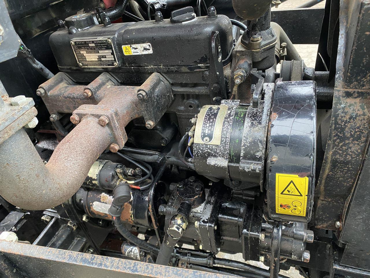 Tractor viñedo/ Frutero Dong feng DF304: foto 8