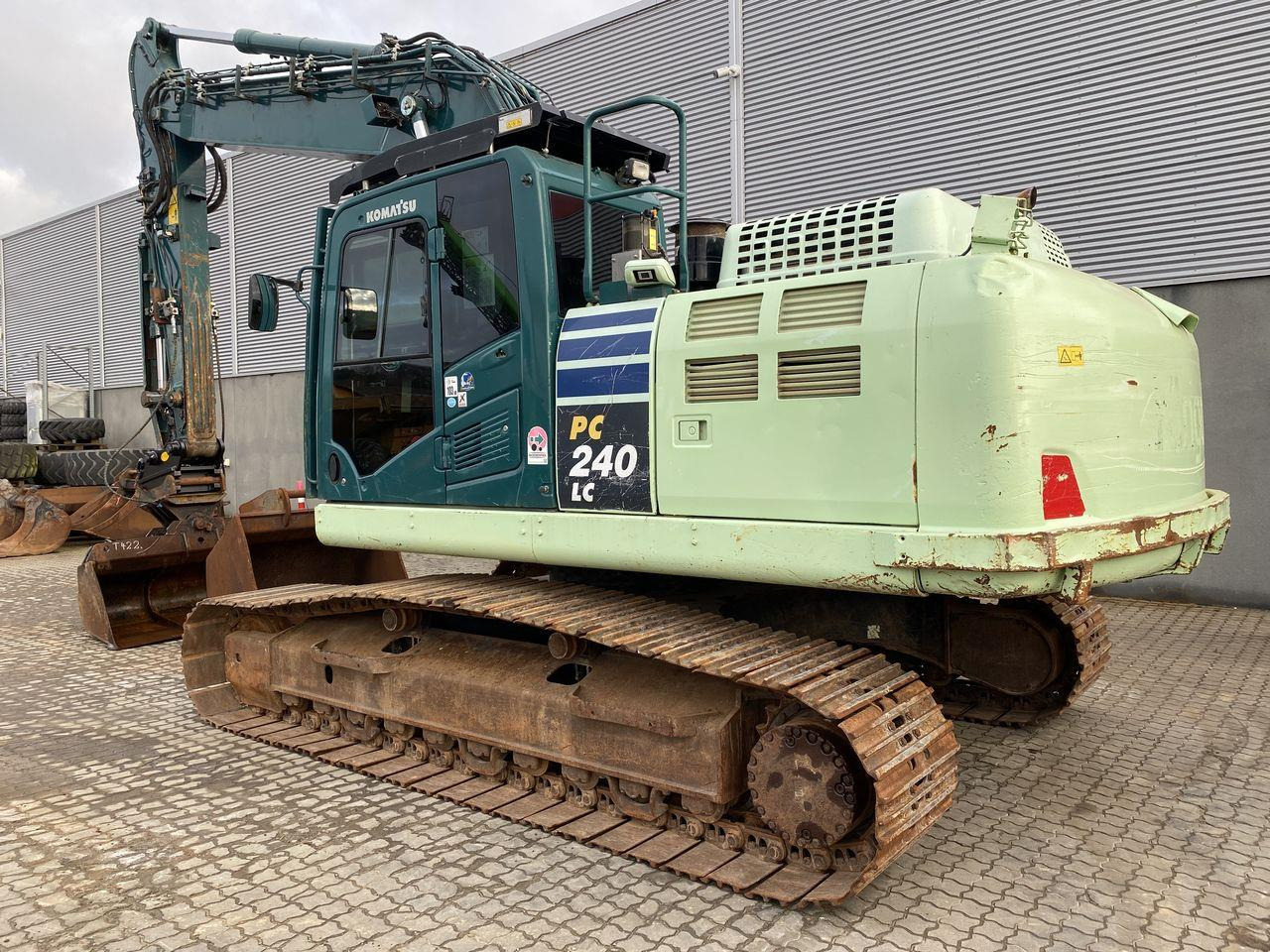 Komatsu PC240LCD-11 - Excavadora de cadenas: foto 2 Komatsu PC240LCD-11 - Excavadora de cadenas: foto 2