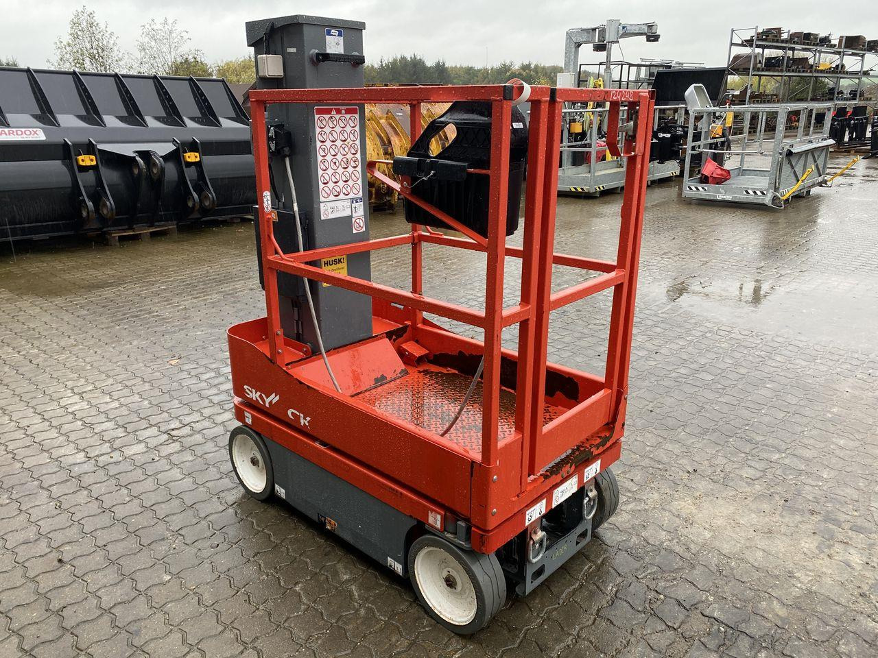 Skyjack SJ16 - Plataforma de mástil vertical: foto 5 Skyjack SJ16 - Plataforma de mástil vertical: foto 5