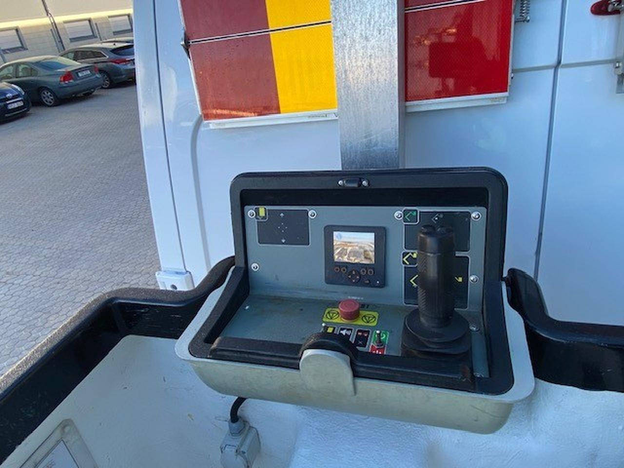 Versalift VTE 34-125 - Camión con plataforma elevadora: foto 5 Versalift VTE 34-125 - Camión con plataforma elevadora: foto 5