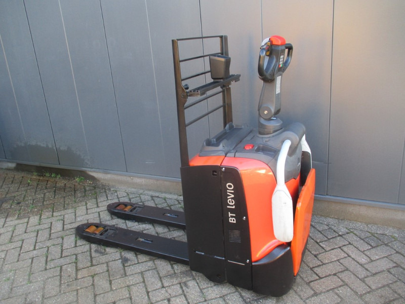 Toyota LPE 200 - Transpaleta: foto 3 Toyota LPE 200 - Transpaleta: foto 3