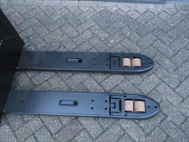 Toyota LPE 250 - Transpaleta: foto 2 Toyota LPE 250 - Transpaleta: foto 2