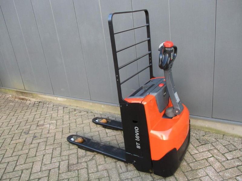 Toyota LWE160 - Transpaleta: foto 3 Toyota LWE160 - Transpaleta: foto 3