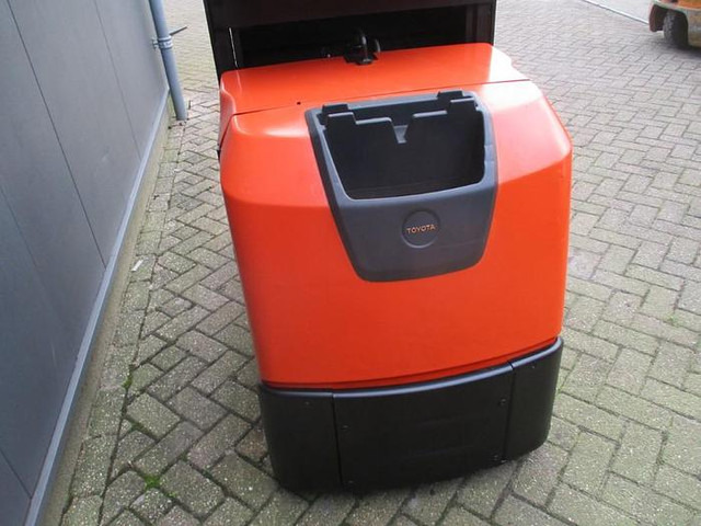 Toyota OSE 100W - Recoge pedidos: foto 4 Toyota OSE 100W - Recoge pedidos: foto 4