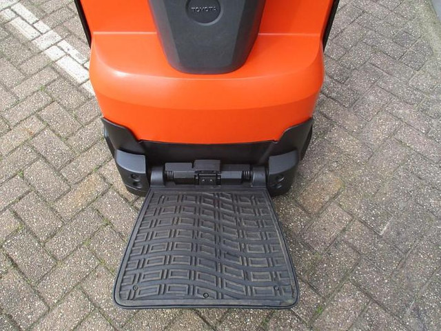 Toyota SWE 120 - Apilador: foto 4 Toyota SWE 120 - Apilador: foto 4