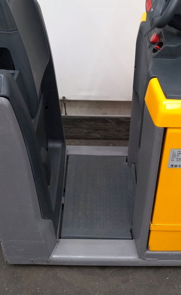 Jungheinrich ECE225 - Recoge pedidos: foto 5 Jungheinrich ECE225 - Recoge pedidos: foto 5