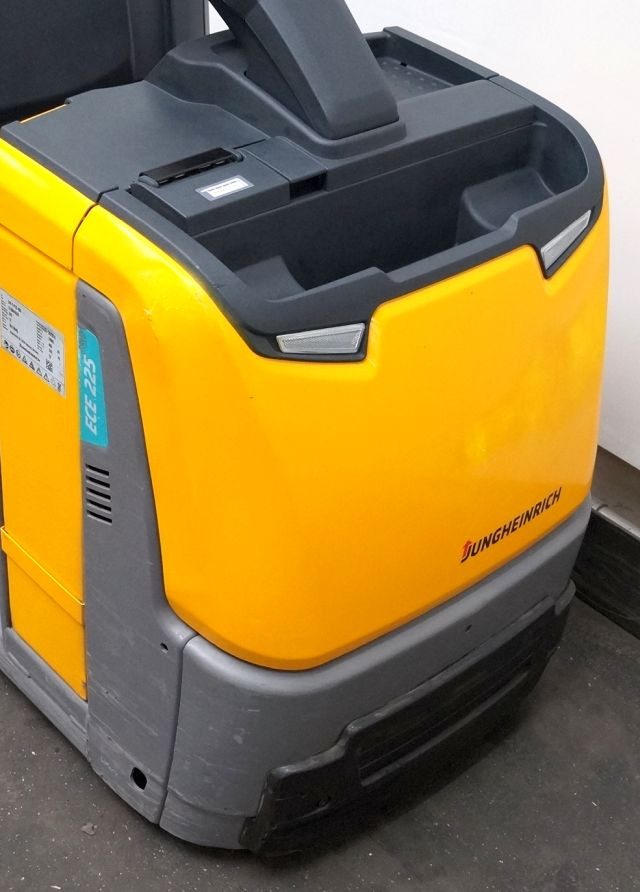 Jungheinrich ECE225 - Recoge pedidos: foto 4 Jungheinrich ECE225 - Recoge pedidos: foto 4