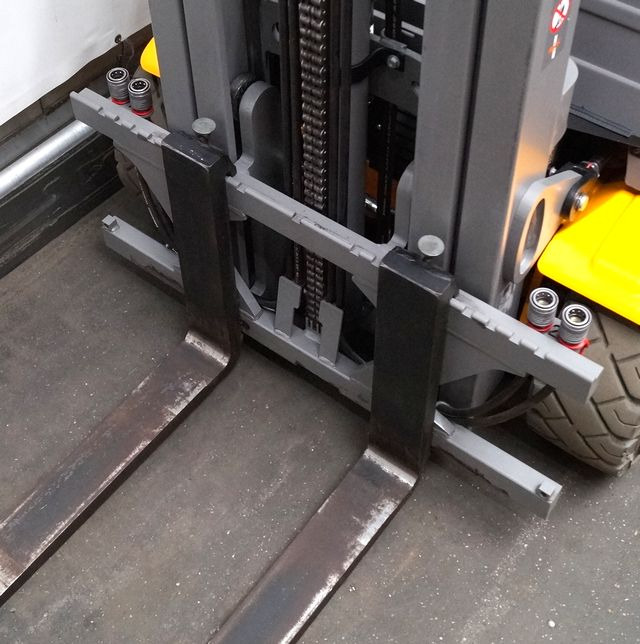 Jungheinrich EFG320 - Carretilla elevadora eléctrica: foto 3 Jungheinrich EFG320 - Carretilla elevadora eléctrica: foto 3