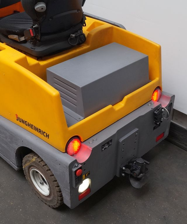 Jungheinrich EZS570 - Remolcadora: foto 4 Jungheinrich EZS570 - Remolcadora: foto 4