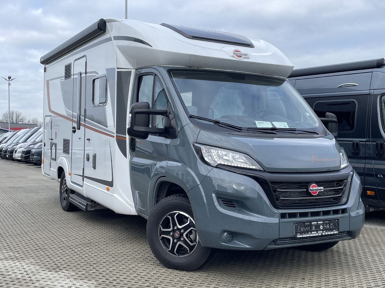 BÜRSTNER Lyseo TD 684 *ROLLSTUHLGERECHT mit Lift - Autocaravana perfilada: foto 2 BÜRSTNER Lyseo TD 684 *ROLLSTUHLGERECHT mit Lift - Autocaravana perfilada: foto 2
