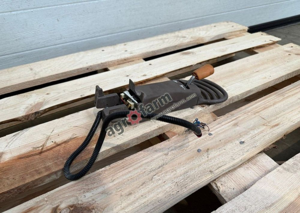 Przełącznik rewersu, John Deere 6155M - Sistema eléctrico: foto 2 Przełącznik rewersu, John Deere 6155M - Sistema eléctrico: foto 2