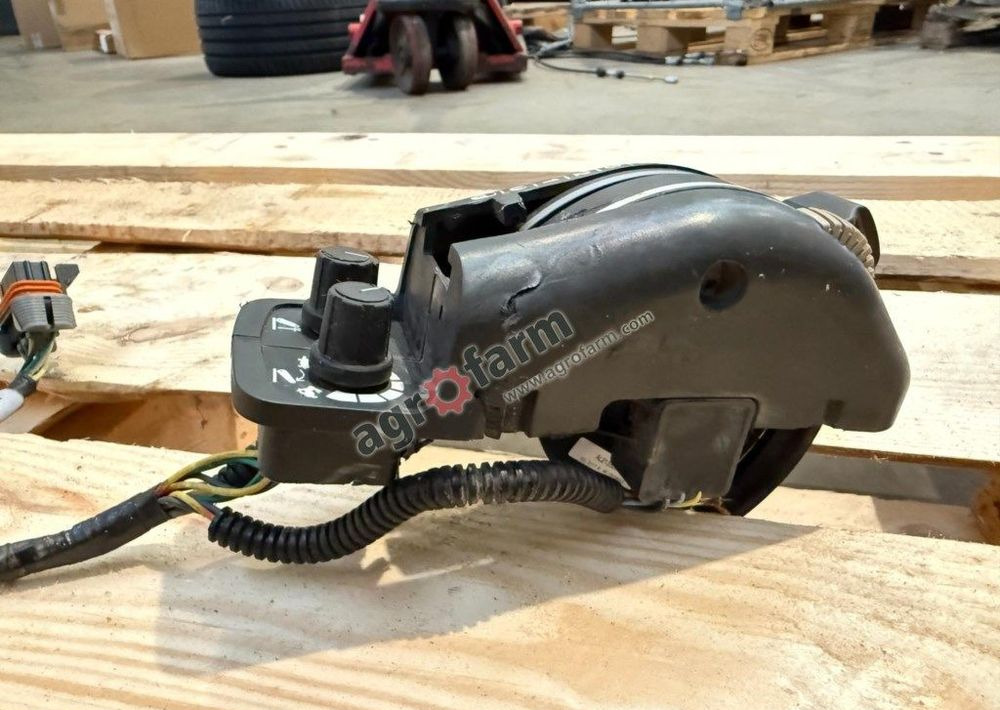 Sterownik EHR John deere 6155M - Sistema eléctrico: foto 2 Sterownik EHR John deere 6155M - Sistema eléctrico: foto 2