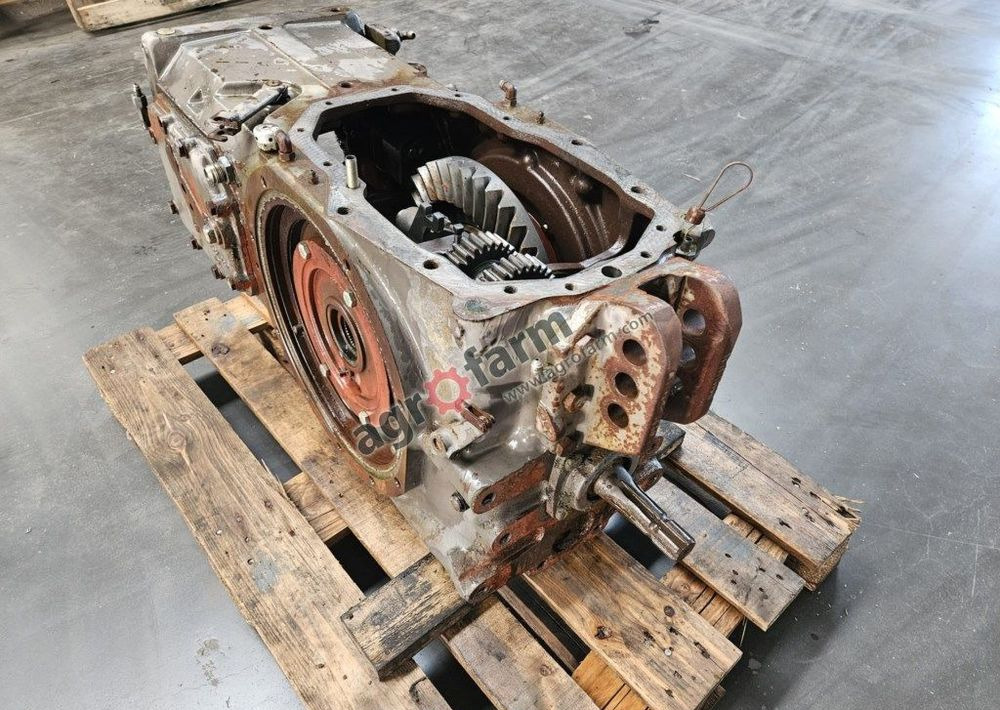 TYLNY MOST MASSEY FERGUSON 3070 3382213M4 - Caja de cambios: foto 3 TYLNY MOST MASSEY FERGUSON 3070 3382213M4 - Caja de cambios: foto 3