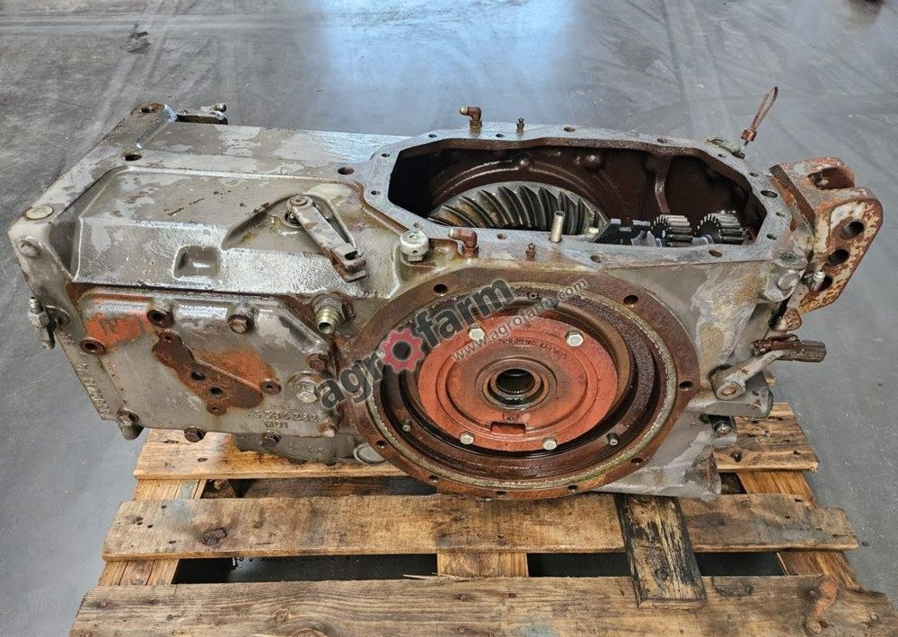 TYLNY MOST MASSEY FERGUSON 3070 3382213M4 - Caja de cambios: foto 4 TYLNY MOST MASSEY FERGUSON 3070 3382213M4 - Caja de cambios: foto 4