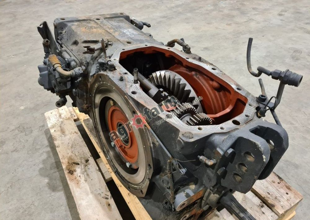 Tylny most Massey Ferguson 3080 3582429M1 - Caja de cambios: foto 1 Tylny most Massey Ferguson 3080 3582429M1 - Caja de cambios: foto 1